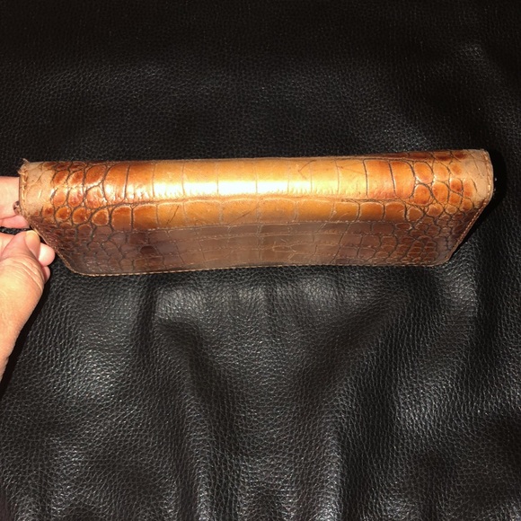 Michael Kors Mercer Crocodile-Embossed Continental Wallet - Picture 10 of 11